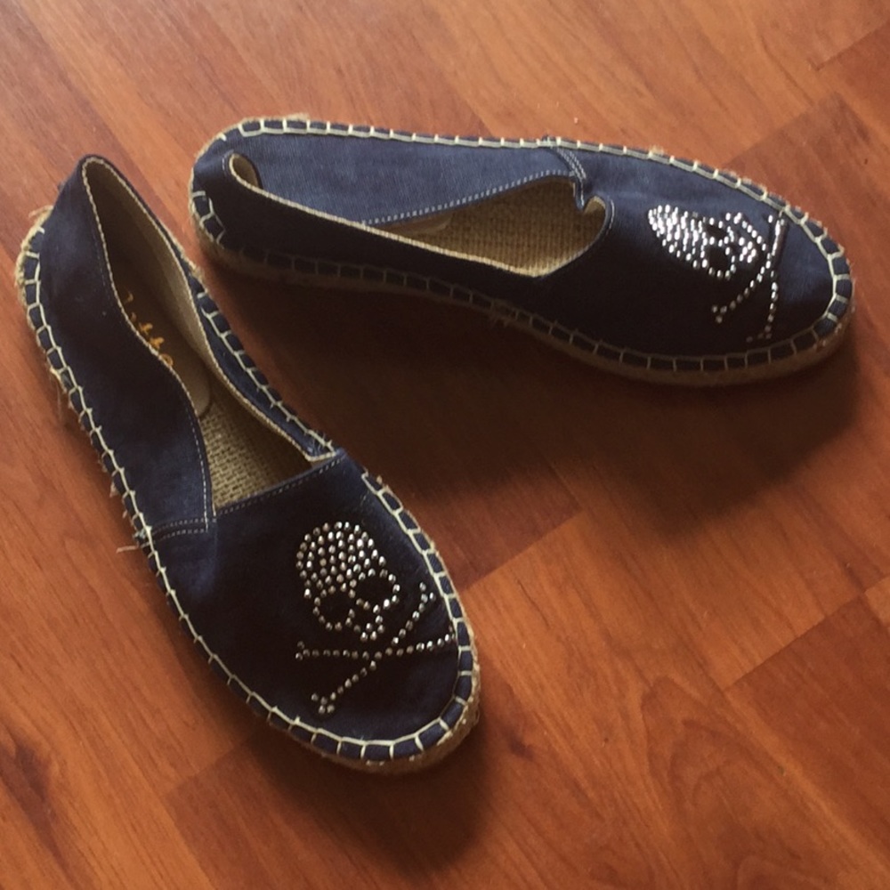 Canvas Skull Flats